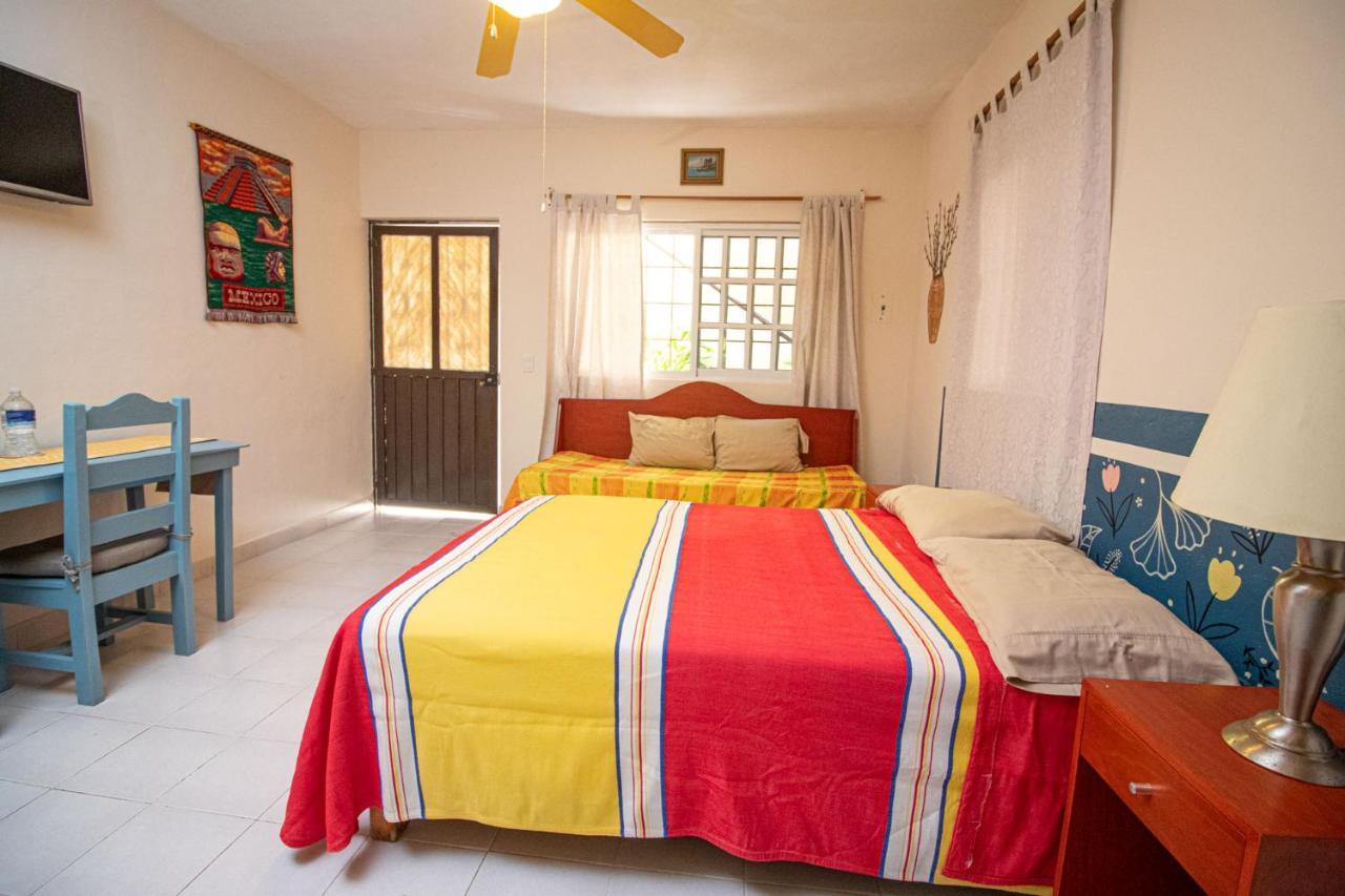 La Casa Del Almendro Hotell Playa del Carmen Exteriör bild