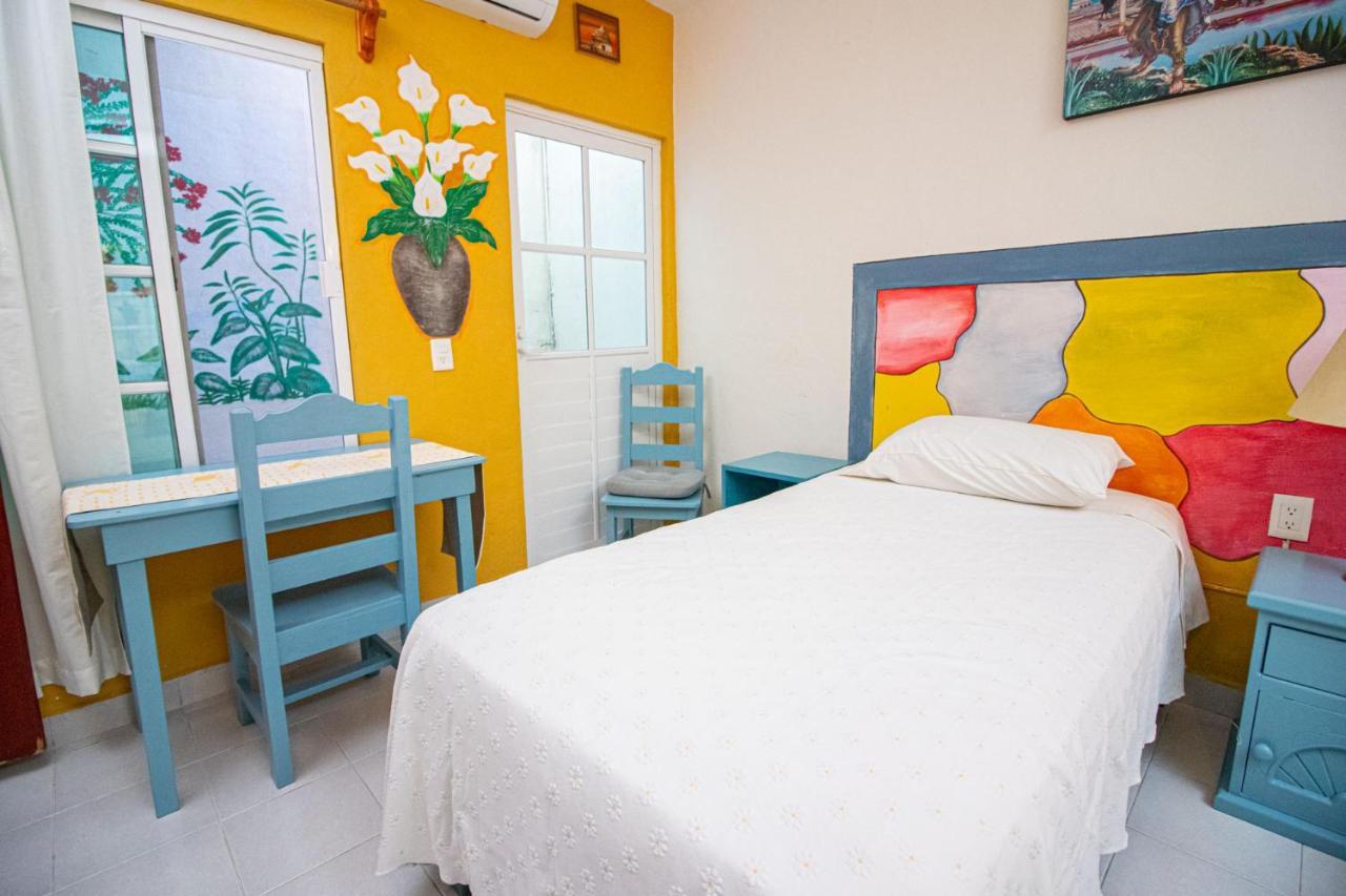 La Casa Del Almendro Hotell Playa del Carmen Exteriör bild